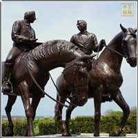 骑马聊天铜雕塑