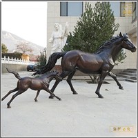 母子铜马雕塑图片
